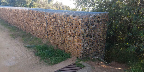 Estructuras geotécnicas Muros de gaviones en el Bages